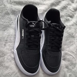 Puma Women's Black and White Sneakers
